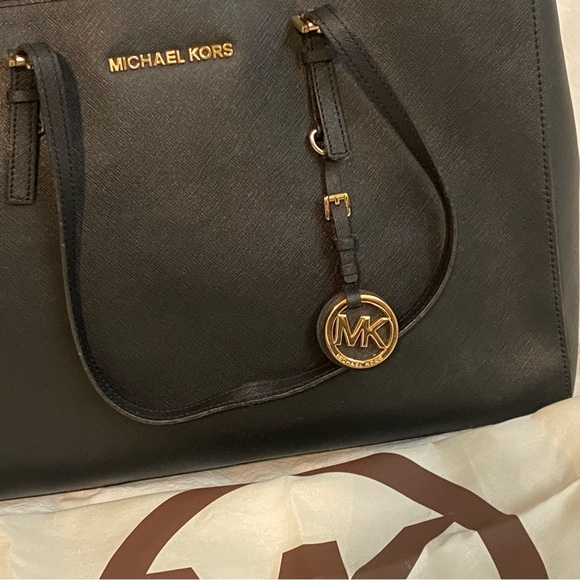MICHAEL KORS Jet Set Saffiano Leather Tote Bag - Picture 3 of 9